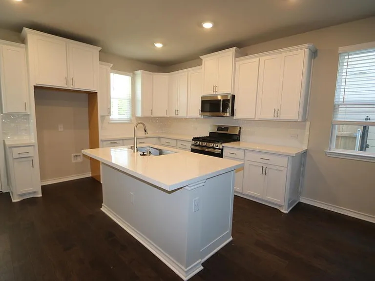 5304 Rayburn Ln — Photo 1