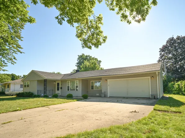 2703 Cardinal Dr, Rolling Meadows, IL 60008