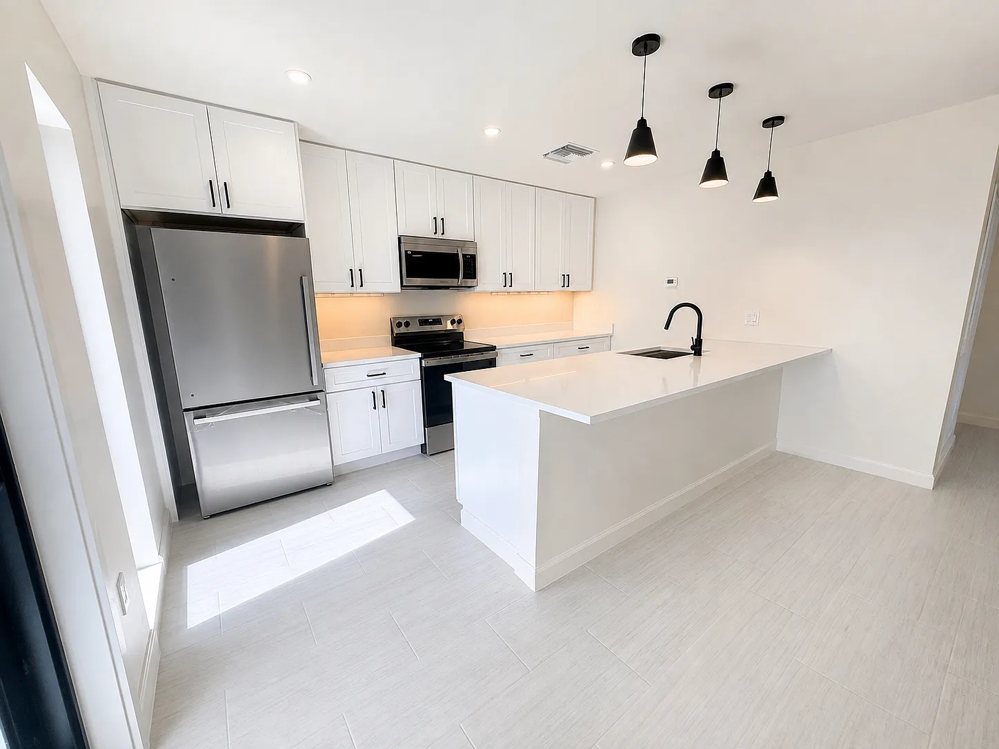 2 bed, 1282 sqft, $3,150 — Photo 4