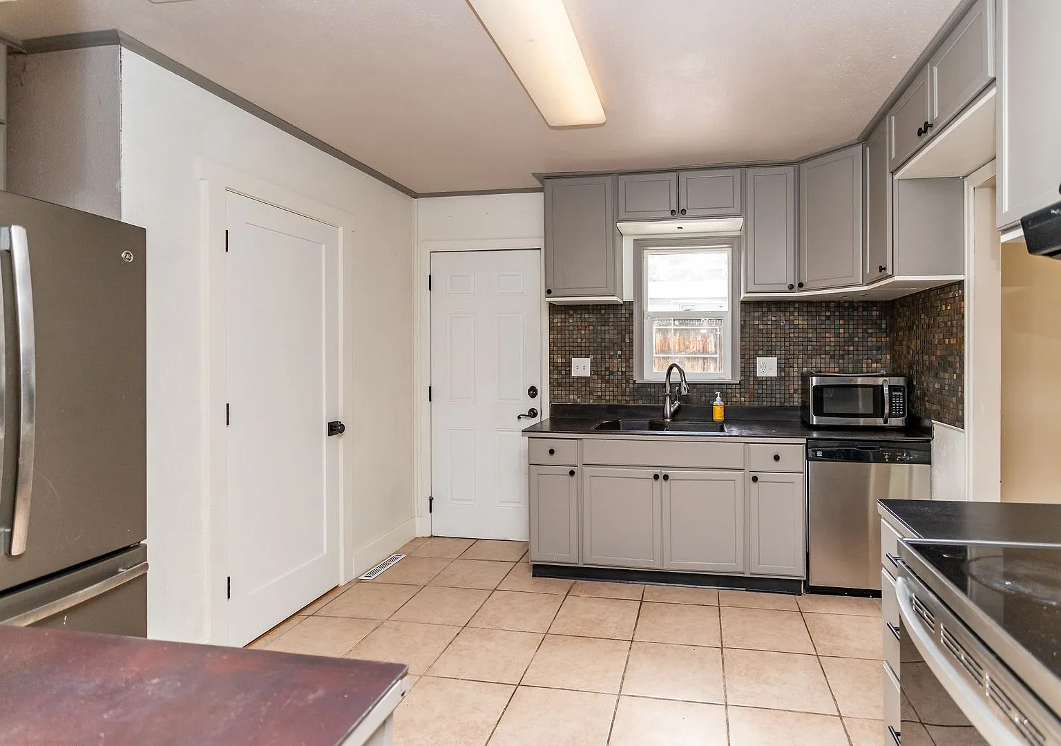 Spacious 4-Bedroom, 2-Bath Home!! — Photo 3