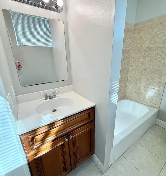 En suite 1st floor bathroom