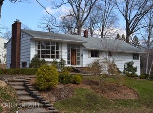 6 Lynne Pl, Hillsdale, NJ 07642