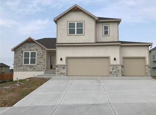 15642 Lakeside Dr, Basehor, KS 66007