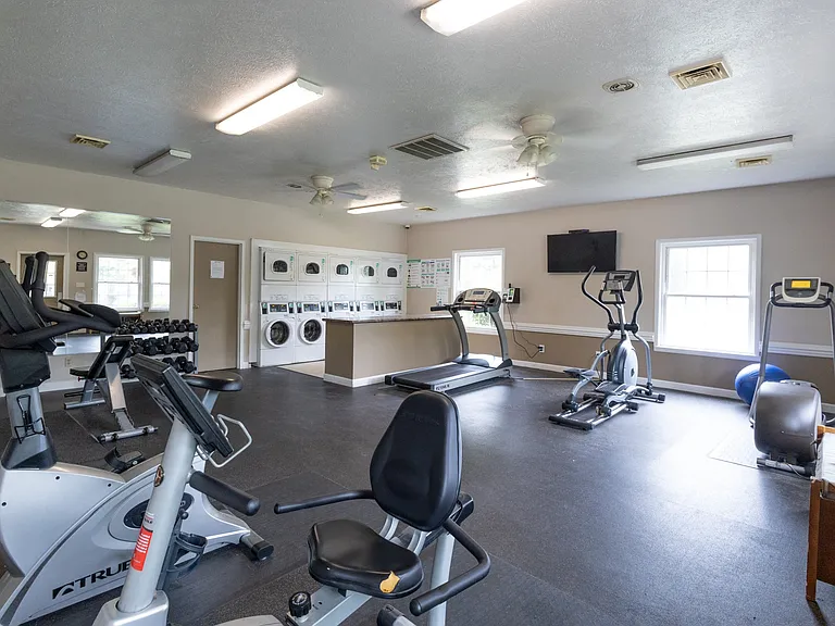 Fitness Center at University Park Apartment