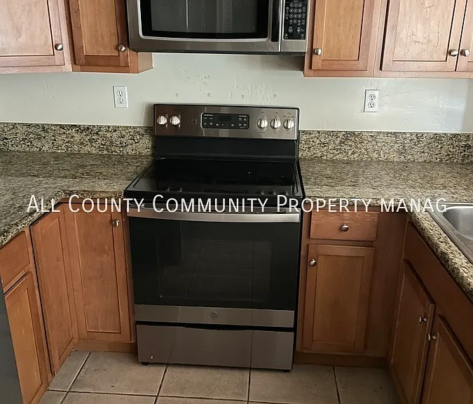 1132 N Broadway #16 — Photo 5