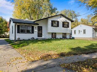 4220 68th St, Urbandale, IA 50322