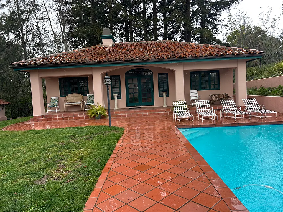 473 Valley View Dr