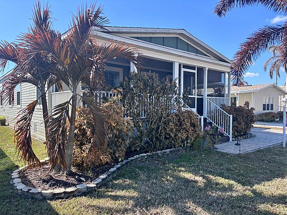 2nd image of 578 Wainsbrook Pl