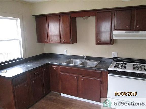 2nd image of 2919 Kenmore Ave