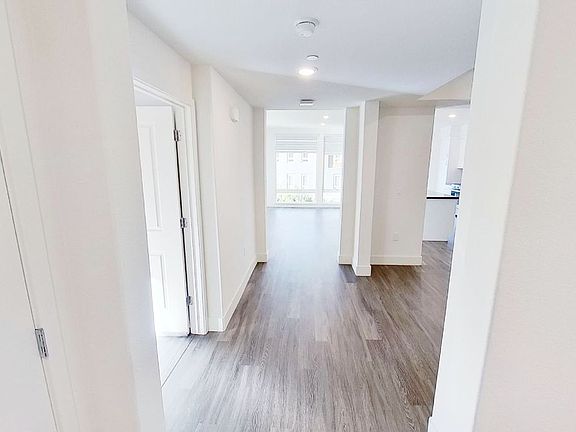 5th image of 5933 Sunstone Dr #302