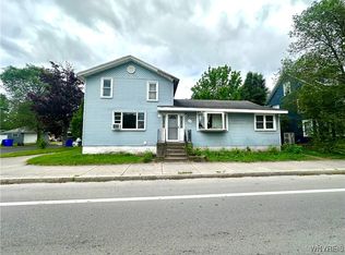 914 S Main St, Medina, NY 14103
