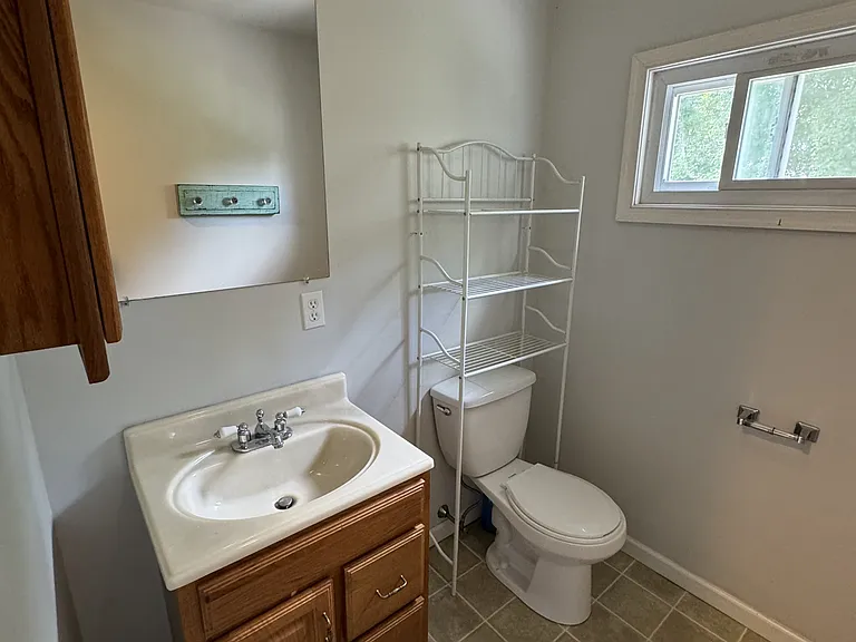 1598 Heart Lake Rd — Photo 6