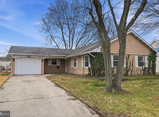 14 Mayapple Ln, Willingboro, NJ 08046