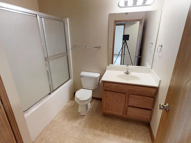 1409 Walton Dr — Photo 6