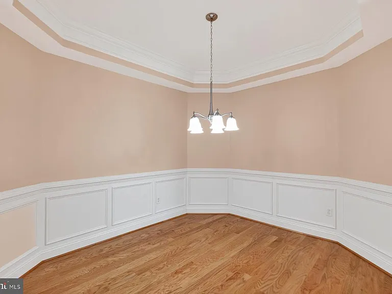 2111 Ganton Grn #208E — Photo 5