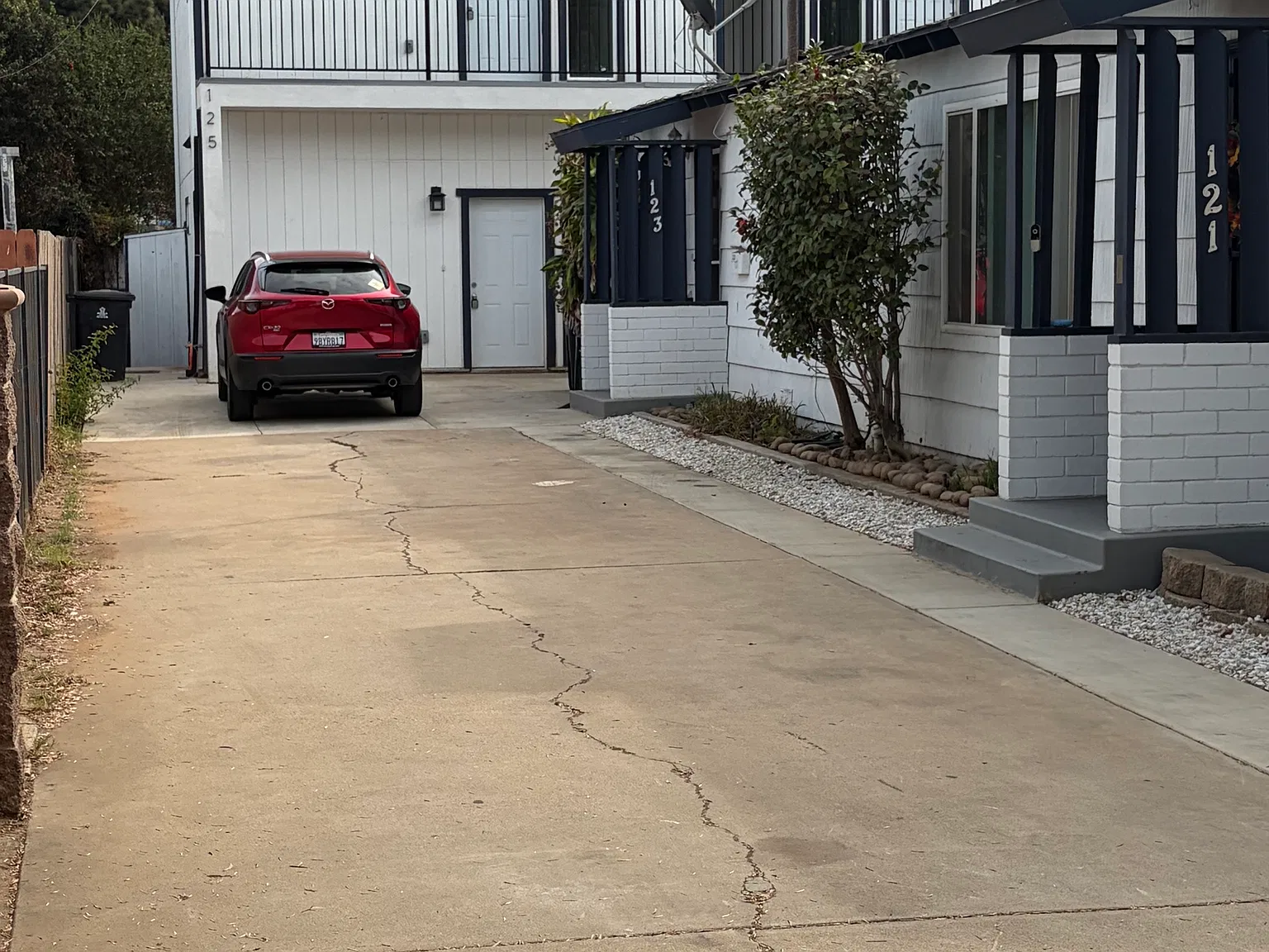 2 bed, 750 sqft, $2,249 — Photo 2