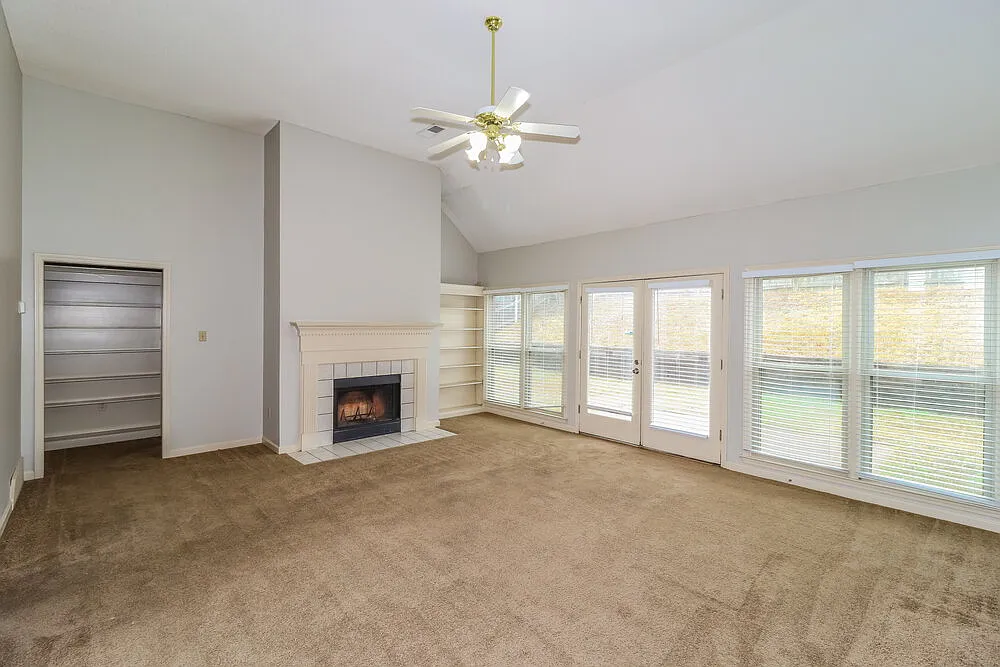 3 bed, 2.0 bath, 1869 sqft, $1,970 — Photo 4