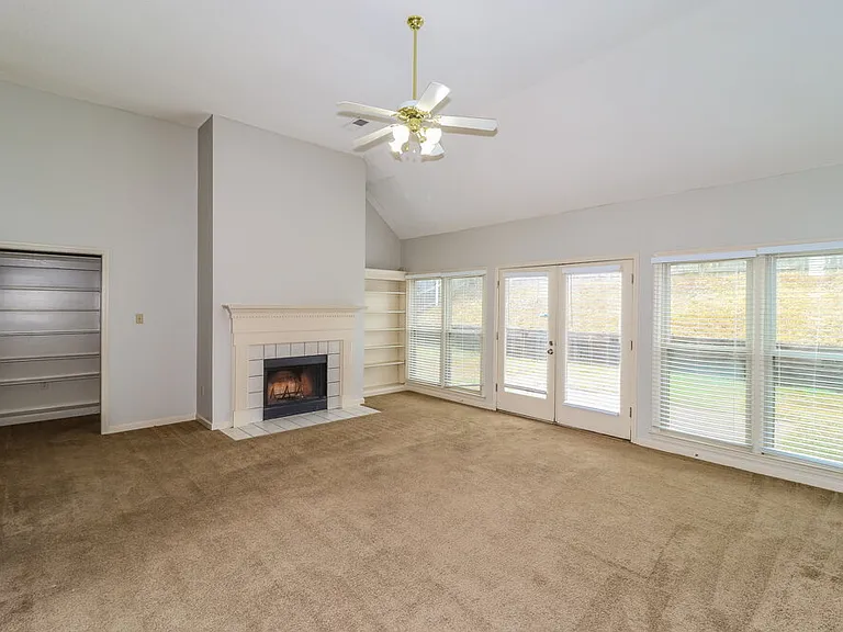 1964 Bohemia Dr — Photo 4