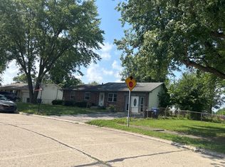 15 Grandview Dr, Shelbyville, IN 46176