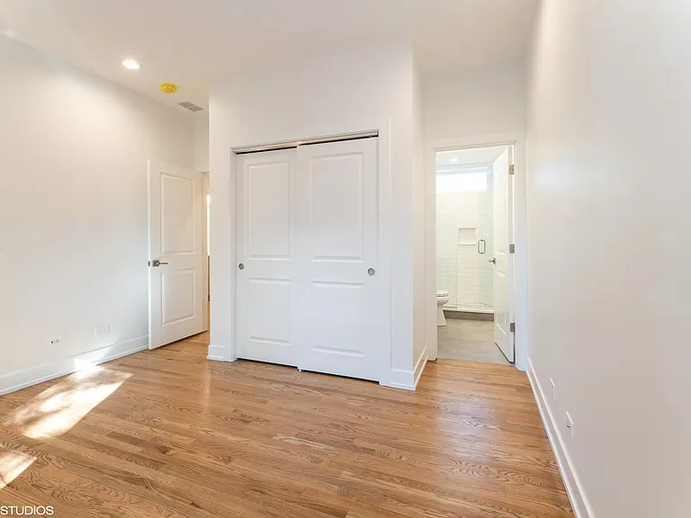 5031 N Winchester Ave #2 — Photo 5