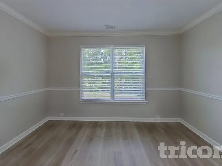 135 Belmont Ter — Photo 5