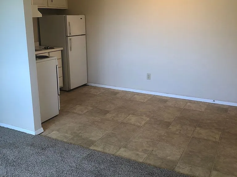 1345-1365 Meadowview Dr — Photo 9
