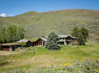 348 Rendezvous Rd, Winthrop, WA 98862