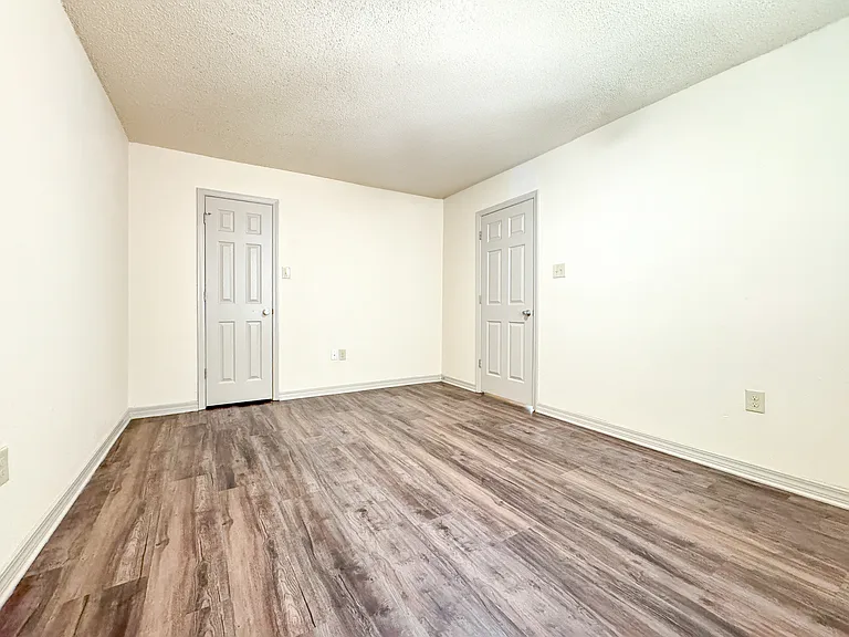 Ardendale Oaks Apartments — Photo 23