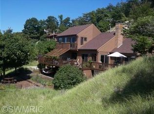 17400 N Shore Rd, Spring Lake, MI 49456