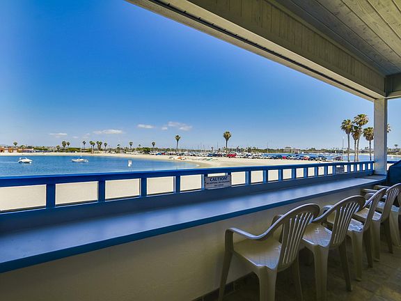 2nd image of 3540 Bayside Walk