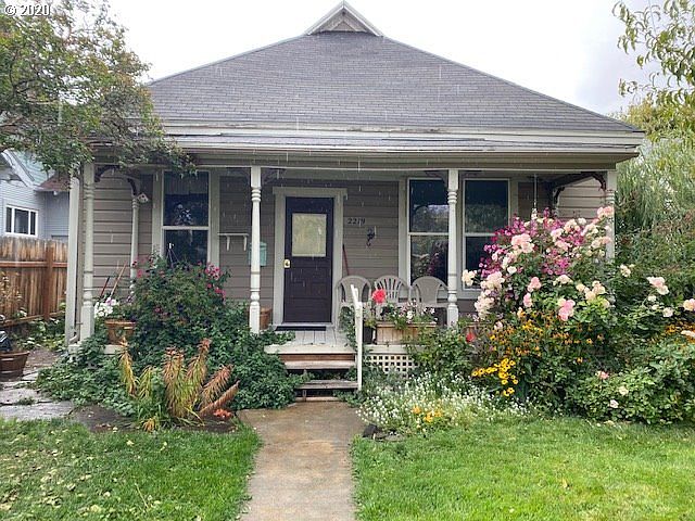 2nd image of 2219 3rd St