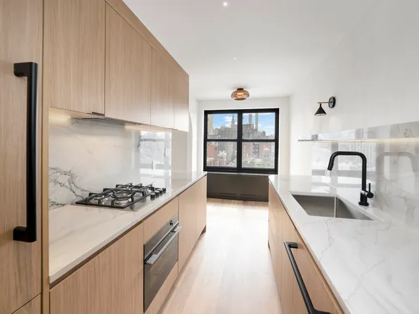300 West 23rd Street image 1 of 12