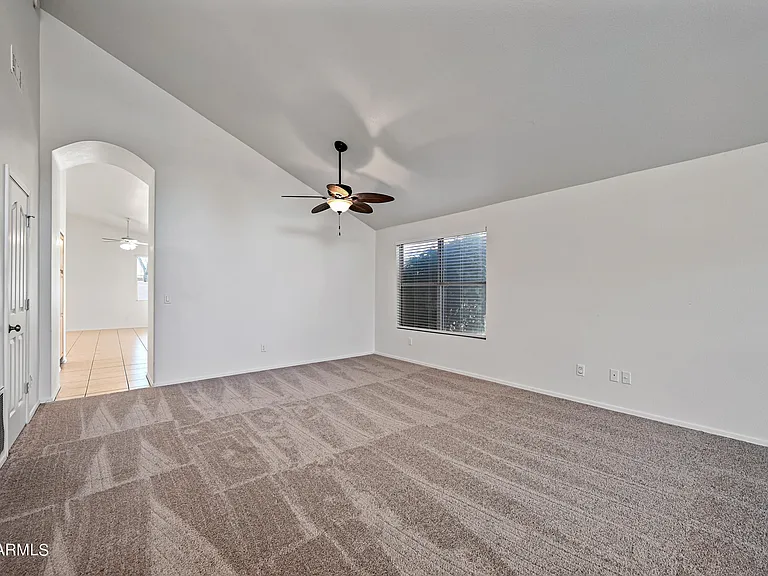 7160 E Lindner Ave — Photo 3