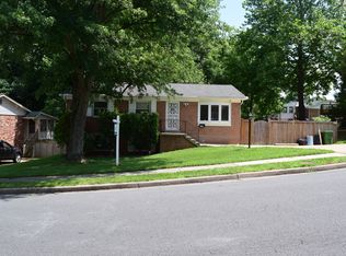 13668 Greenwood Dr, Woodbridge, VA 22193