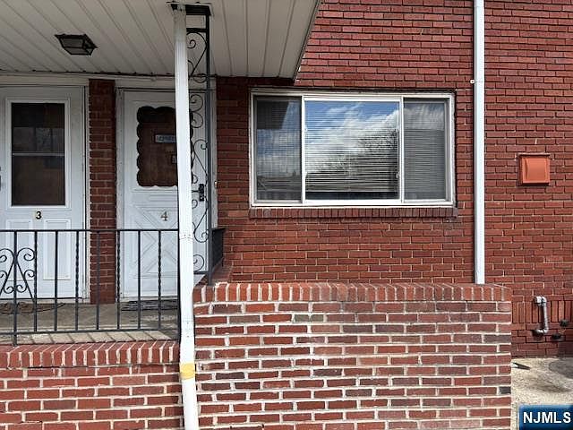 1st image of 262-280 Chamberlain Ave #4