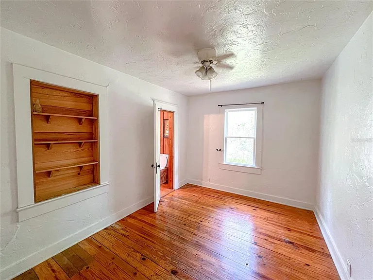 11716 NE 7th Ave — Photo 10
