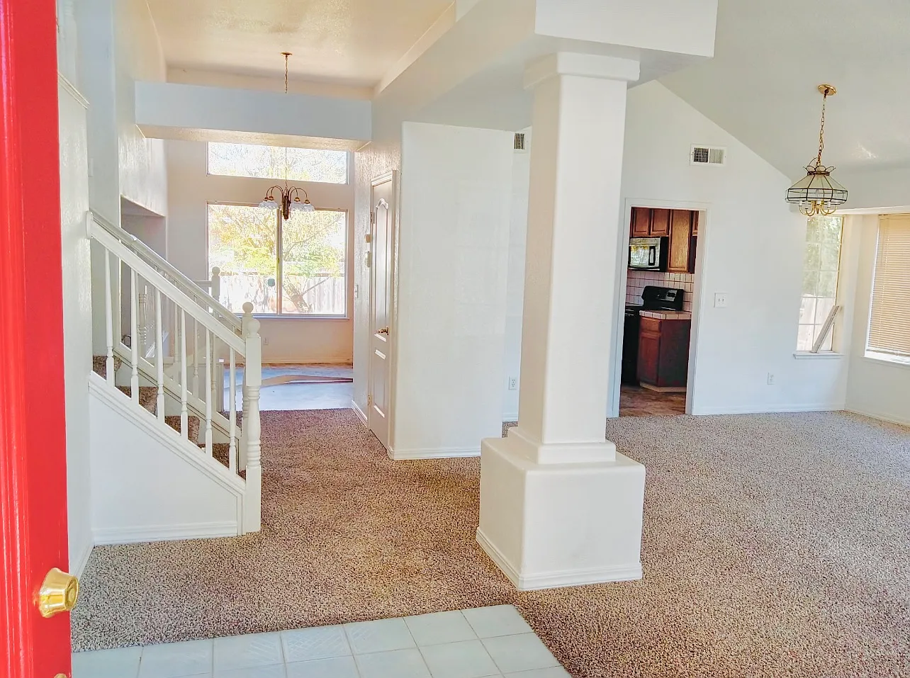 4 bed, 2427 sqft, $2,500 — Photo 3