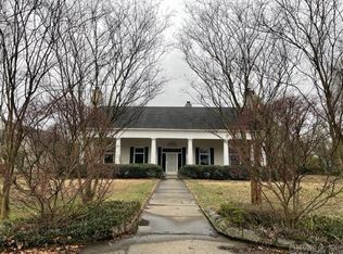 1307 W 22nd St, Stuttgart, AR 72160