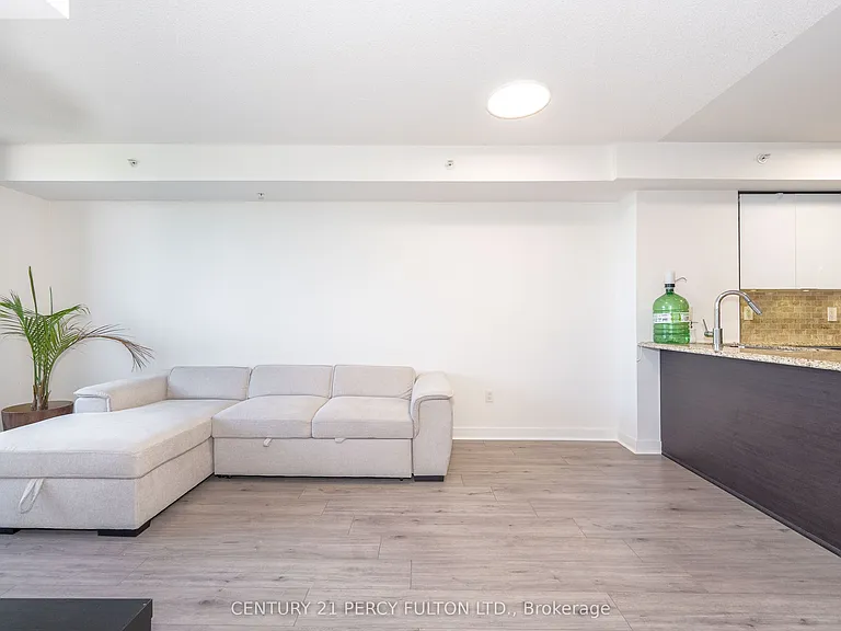 5740 Yonge St #205 — Photo 10