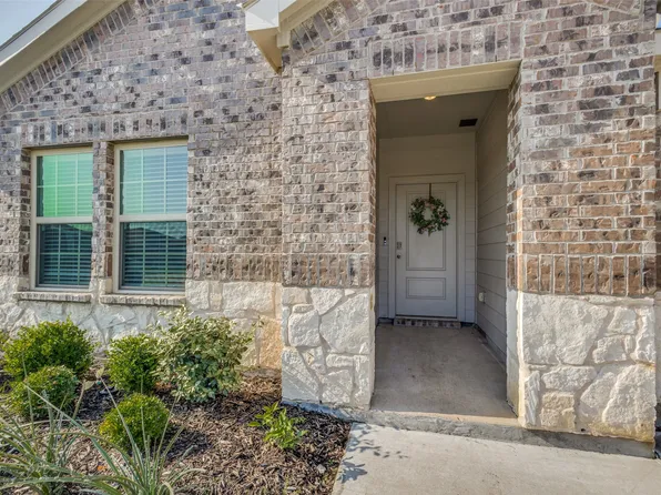 1516 Skyline Dr, Denton, TX 76207