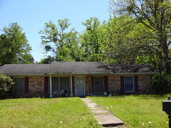 604 King Ln, Selma, AL 36701