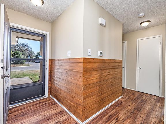 5th image of 1129 Todd Ln
