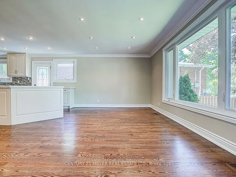 37 Dallington Dr — Photo 16