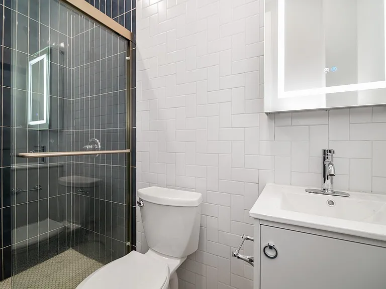 117 W 57th St #4A — Photo 5