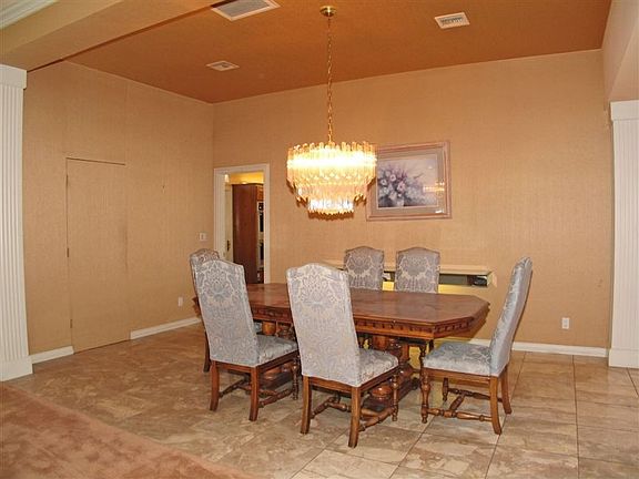 4th image of 2867 Queens Courtyard Dr