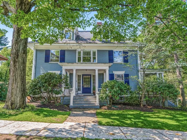 20 Bacon St #A, Winchester, MA 01890