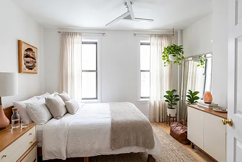 118 E 4th St Photo 1