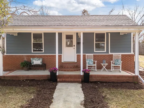 423 S Barbour St, Clayton, NC 27520