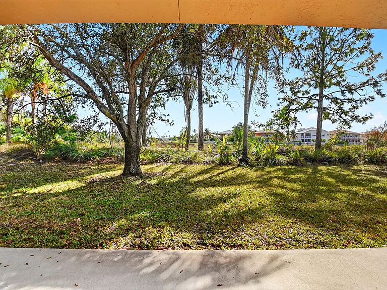 2431 Westmont Dr — Photo 38