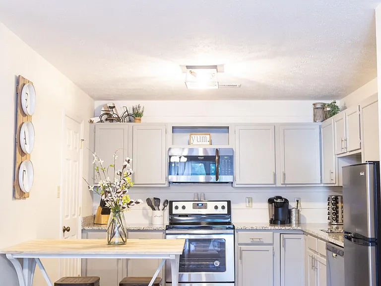 115 E Glenwood Ave #2 — Photo 5